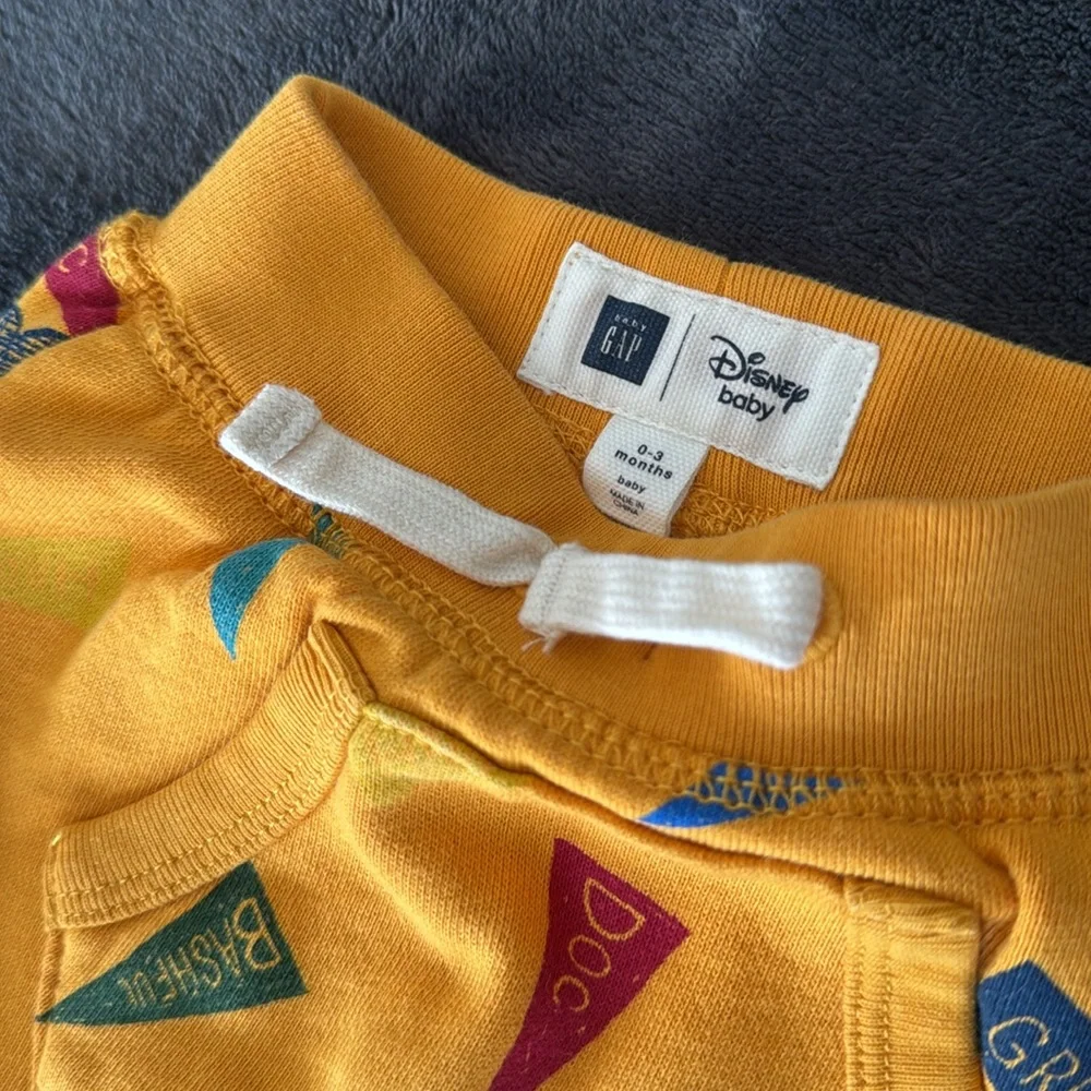 NWT Baby Gap Disney Snow White Seven Dwarfs Yellow Kanga Pants 0-3 Months